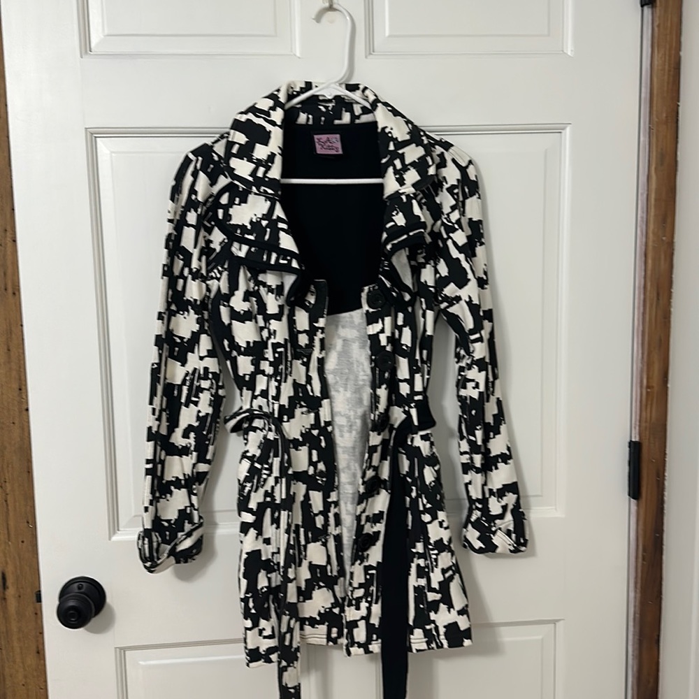 L.A.Kitty button up jacket .Black and white geometric pattern. Size Medium